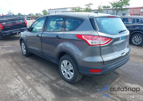 2014 Ford Escape S z USA, uszkodzony, nr VIN 1FMCU0F76EUB14716